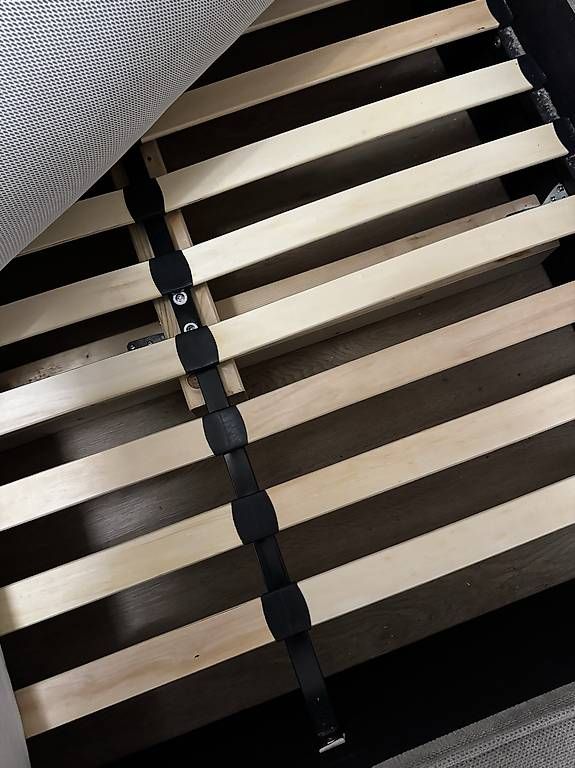 Letti: Graues Stoffbett 180x200  – Usato da St. Gallen venduto da lea_hq2w 3