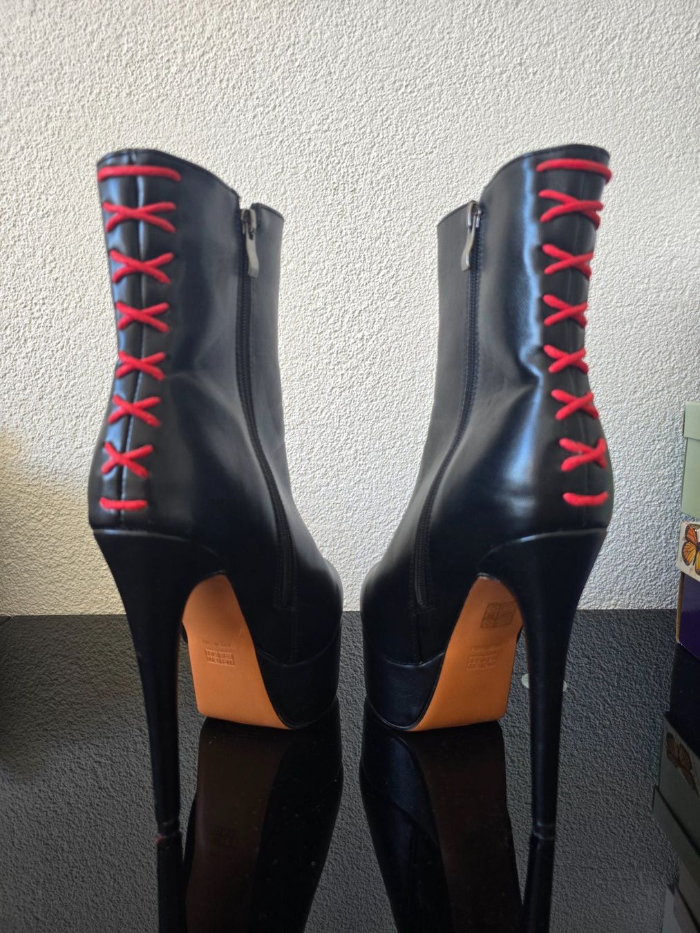 Scarpe da donna: Schwarze Leder Stiefeletten, Gr. 39 – Usato da Niedergösgen venduto da and_zvh2 2