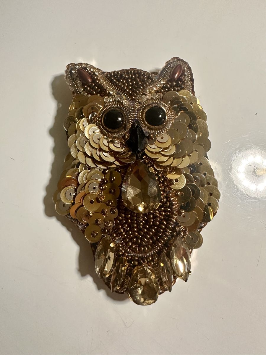 Spille & Fermagli: Elegant Sequin Owl Brooch: Statement Piece for Fall! – Nuovo (secondo la descrizione) da Oftringen venduto da Eylem79 2