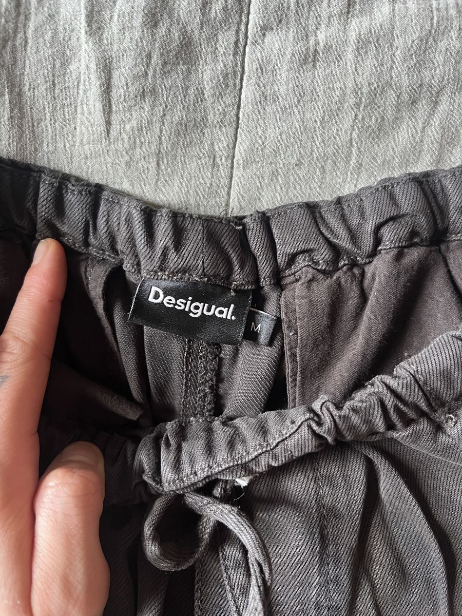 Desigual Pantaloni: Desigual Baggy Pants – Usato da Fribourg venduto da ncv_h2lr