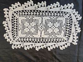 Spitzendeckchen gehäkelt Spitzen Deckeli weiss 37 x 24 cm