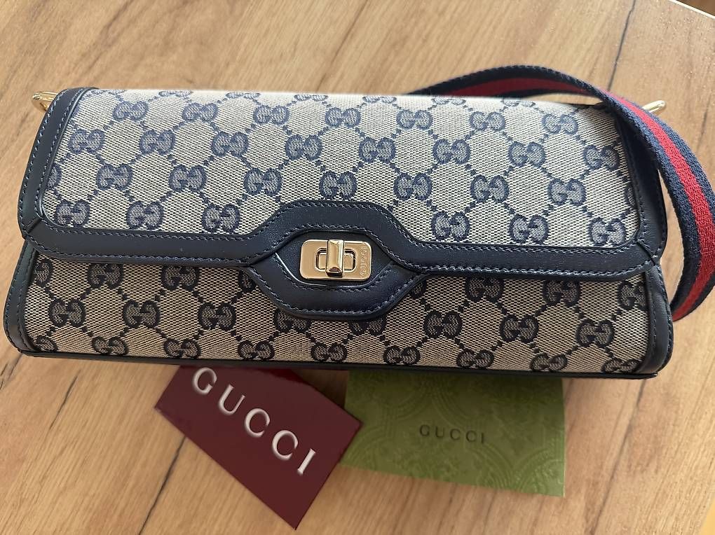 Taschen für Damen: Gucci Luce Small Shoulder Bag  – Gebraucht aus Wildegg von gul_nk5l 1