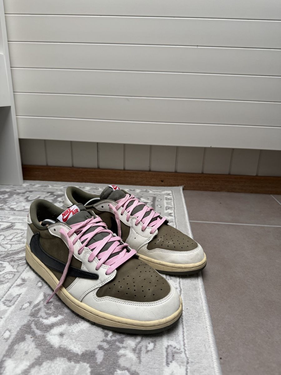 Jordan Herrenschuhe: Air Jordan Travis Scott Medium Olive – Gebraucht aus Ibach von fashionrenewable