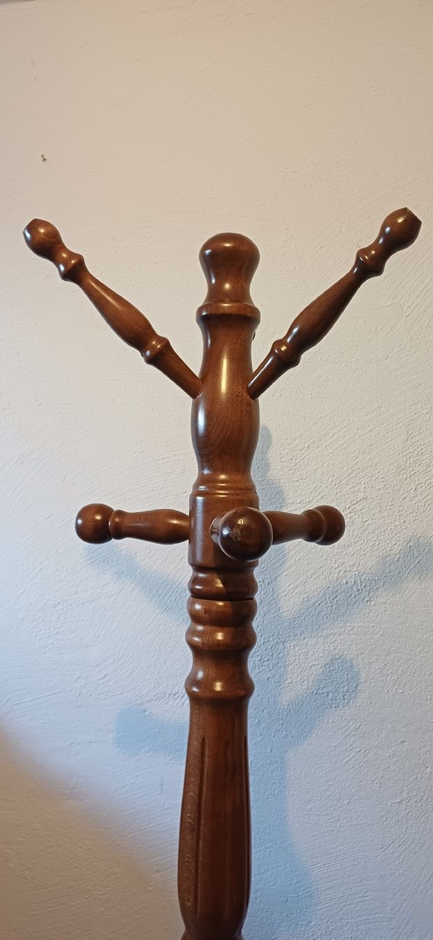 Garderobe: Kleiderständer aus Holz – Gebraucht aus Hugelshofen von joe248 1