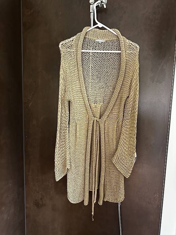 Giacche: Luftige Strickjacke Sandbraun – Usato da winterthur venduto da Orca-Belva
