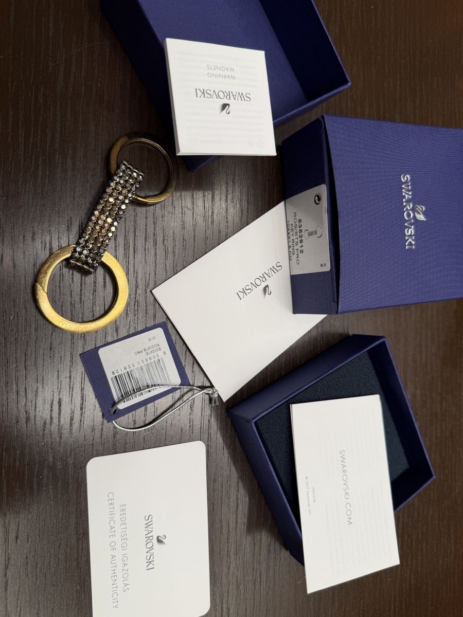 Swarovski Portachiavi: Swarovski Schlüsselanhänger – Usato da Schwyz venduto da ann_5w8m 8