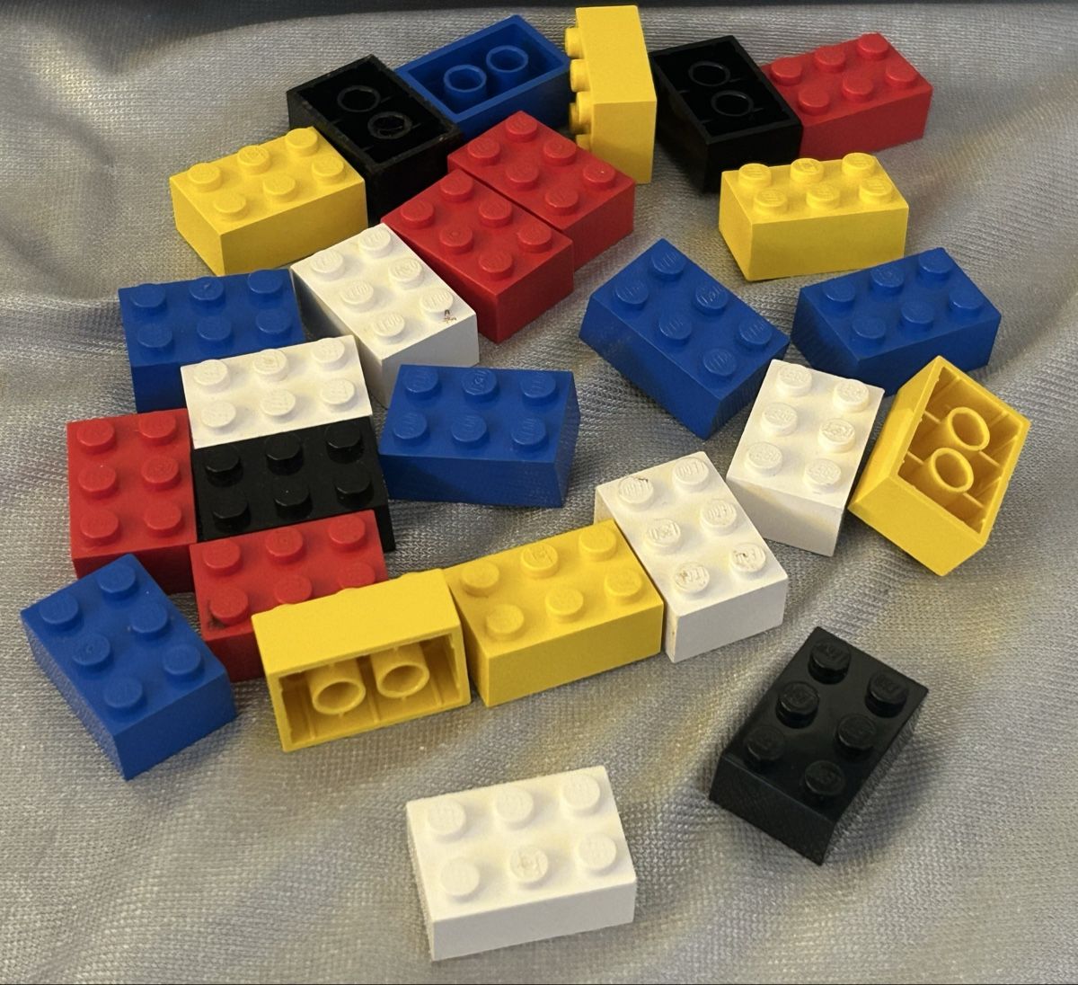 Lego Kit di costruzioni: 27x 6-er LEGO Steine – Usato da Winterthur venduto da stella67