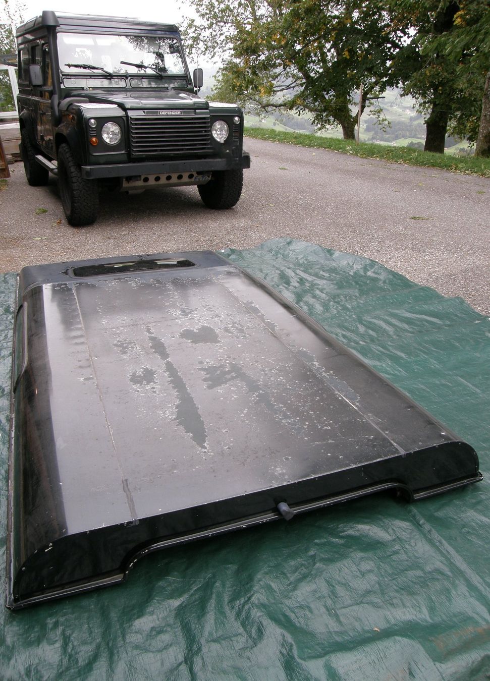 Land Rover Tutti pezzi di ricambio auto: Land Rover Defender 110 Dachschale mit Fenster. – Usato da Hundwil venduto da Lurch32 6