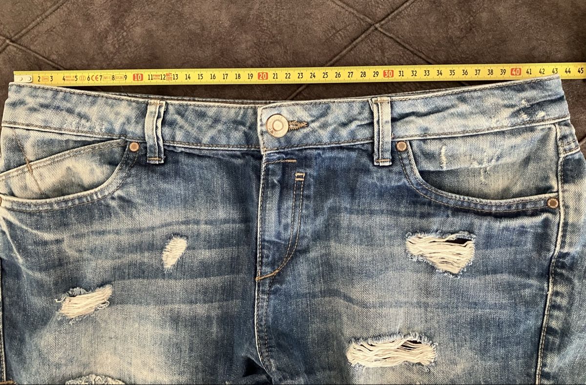 Pantaloni: C&A Shorts Jeans kurz 42 – Usato da Weiningen ZH venduto da moon-55 1