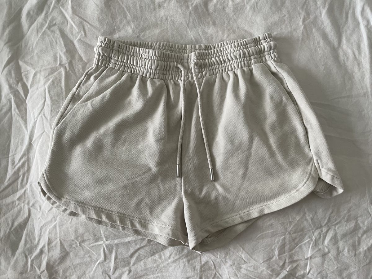 Pantaloni: Beige Shorts, Grösse S von H&M Basics – Nuovo (secondo la descrizione) da Untersiggenthal venduto da bla_55sl