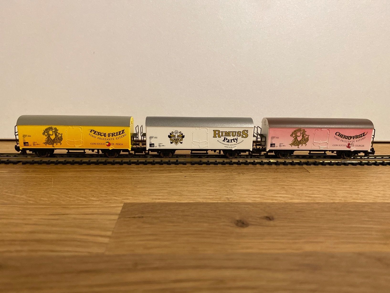 Arnold Modellini di ferrovie: Arnold 0293 Güterwagen Set – Nuovo e nell'imballaggio originale da Schlierbach venduto da Look8 1
