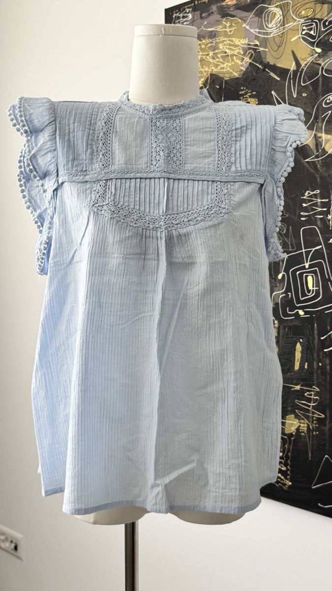Top: Bluse hellblau Grösse M mit Spitze kurzarm – Nuovo (secondo la descrizione) da Mörigen venduto da TimelessFinds