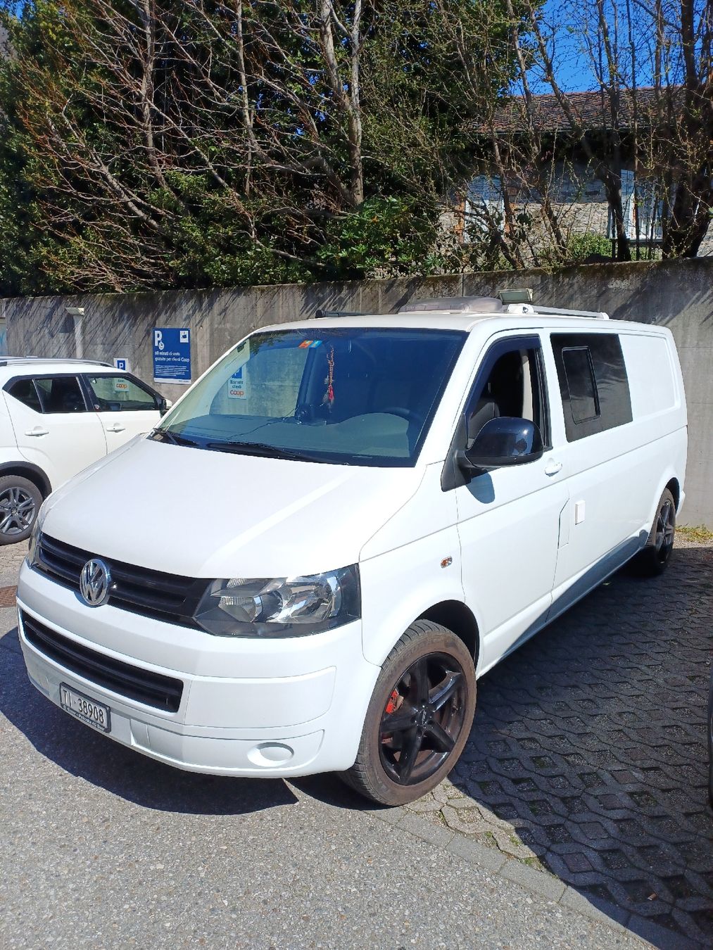 VW Veicoli da campeggio: vw t5 camper van – Usato da Bellinzona venduto da ang_9g6r