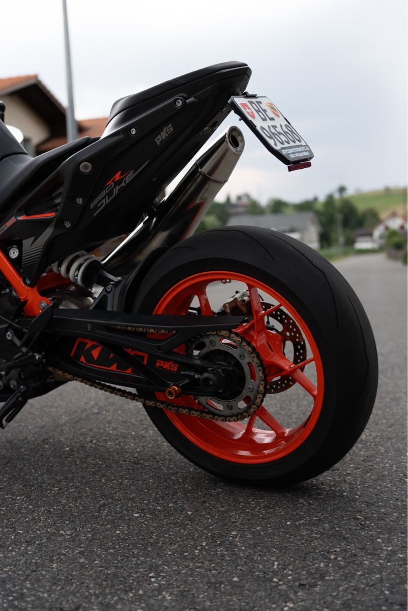 KTM Strasse: Ktm duke 890 R – Gebraucht aus Blumenstein von Laersu.137 8