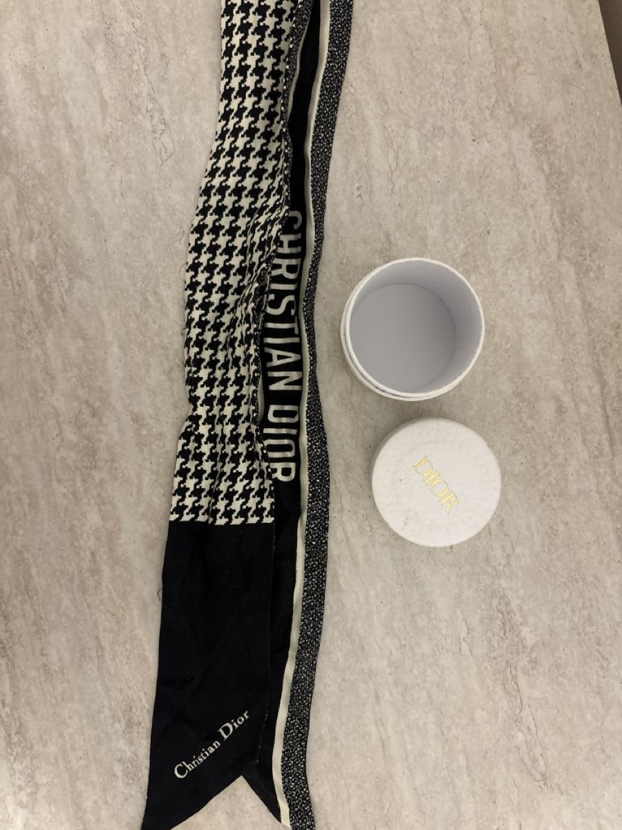 Dior Accessoires pour cheveux: Bandeau Dior  – D'occasion à Genève par ora_qwv9
