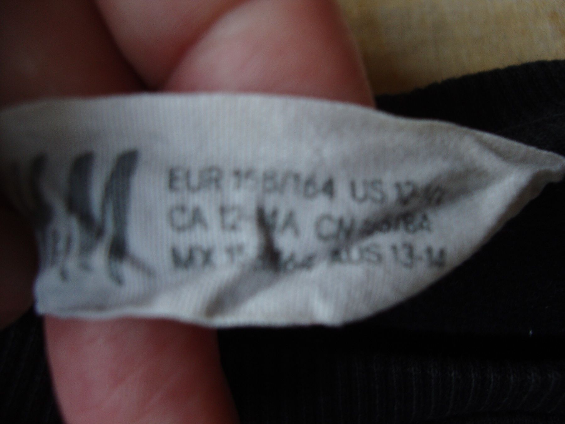 H&M Maglioni & Felpe: Schwarzer Mädchenpullover Gr. 158/164 – Usato da Vernier venduto da Melone74 1