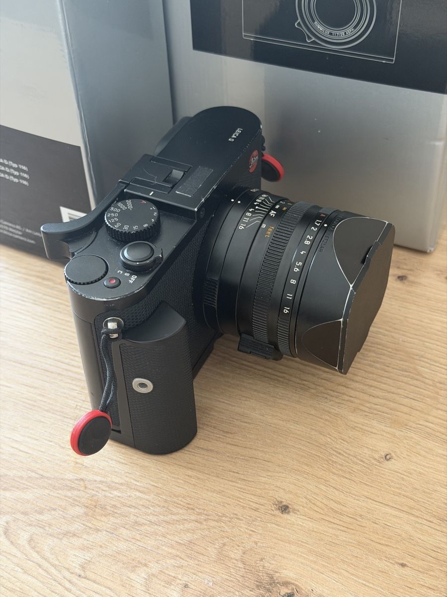 Leica Fotocamera: Leica Q (Révisé) + Accessoires – Usato da Fribourg venduto da antoinesimonet 2