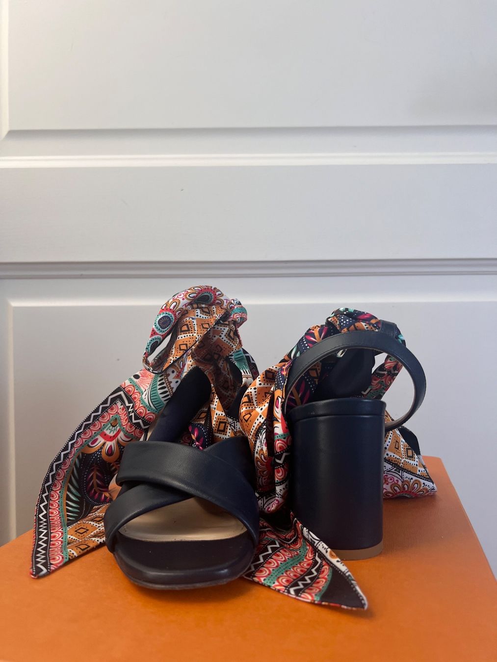 Navyboot Scarpe da donna: Navyboot Tie-up Sandals – Usato da Corsier-sur-Vevey venduto da Kristina.Nova 5