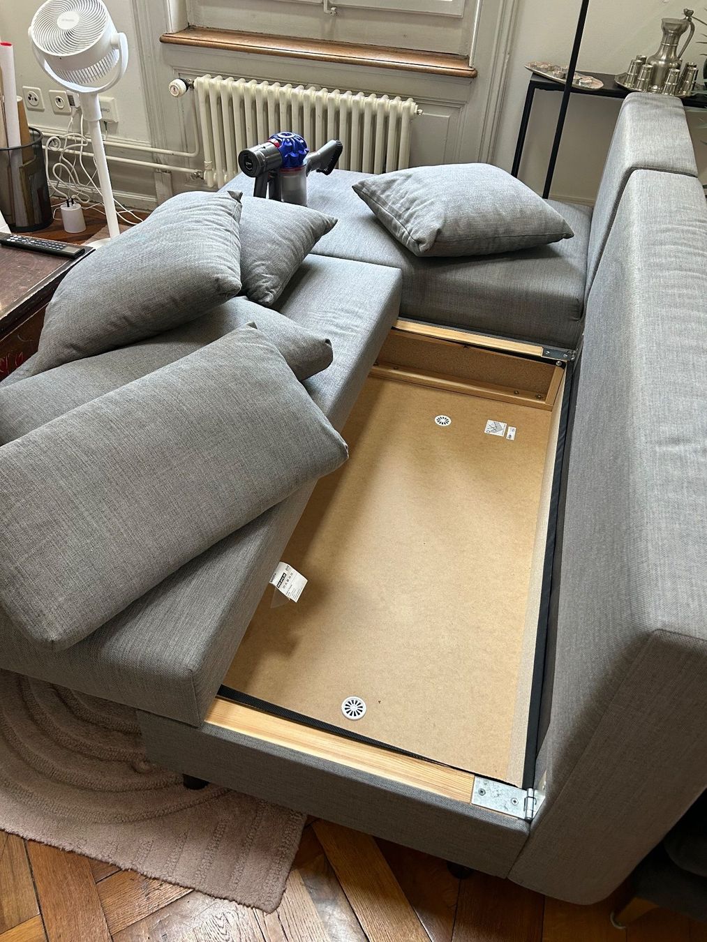 Ikea Divani: Ikea Angsta 3 seater grey fabric sofa bed – Usato da Bern venduto da Cartapus 2