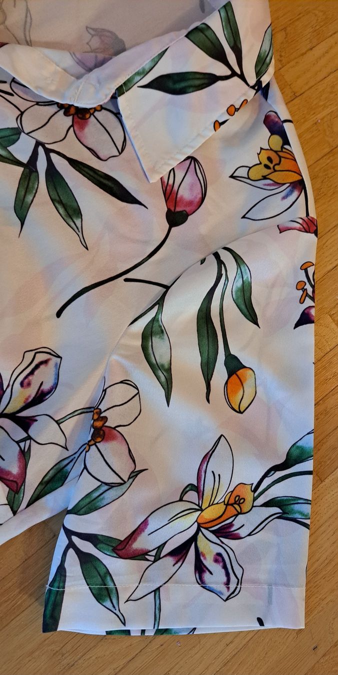 Camicette: Chemise à motif floral – Nuovo (secondo la descrizione) da Le Mont-sur-Lausanne venduto da olatiu 1