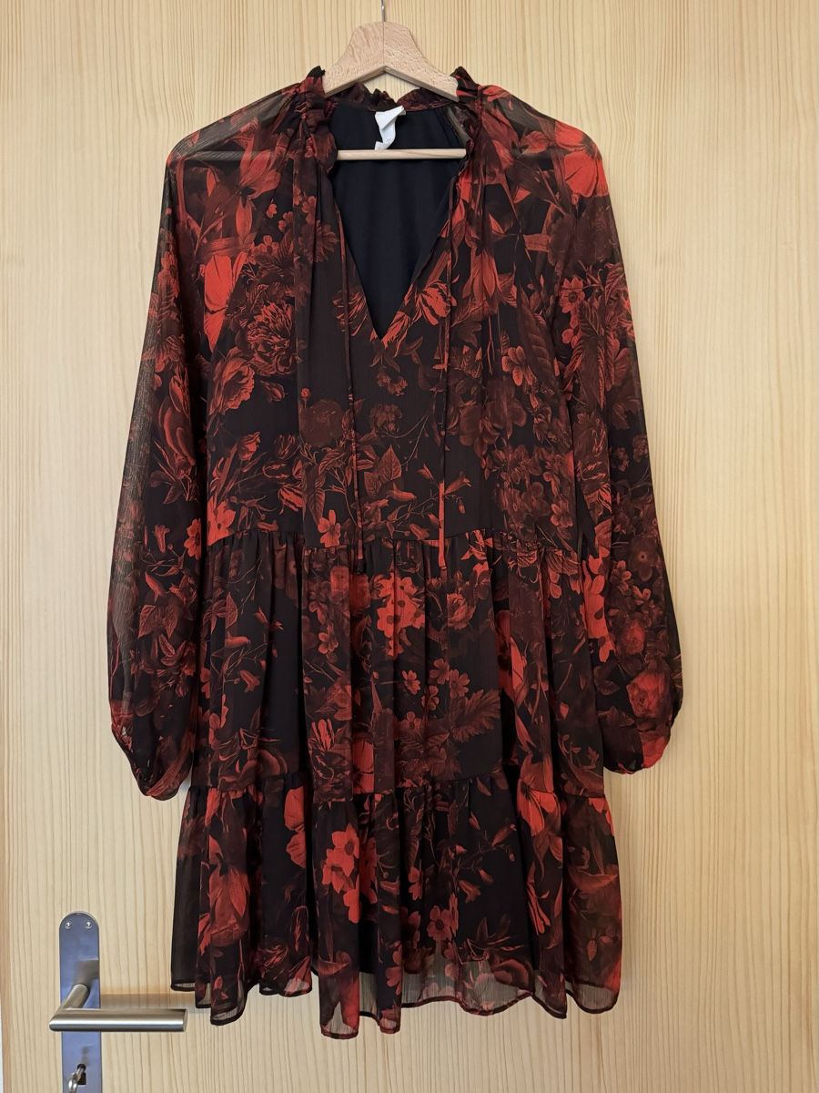 H&M Robes: Kleid – D'occasion à Gadmen par Pinguin89_90