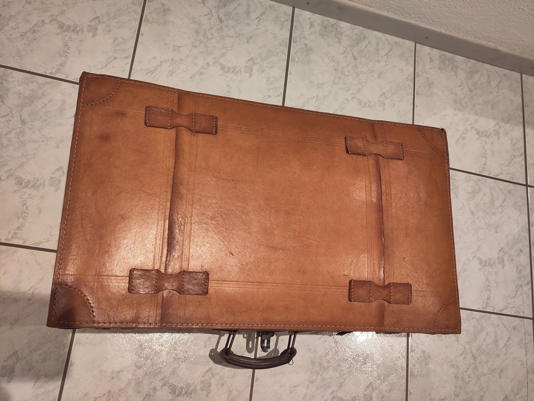 Valigie: Oldtimer Lederkoffer – Usato da Weesen venduto da Roge2 4