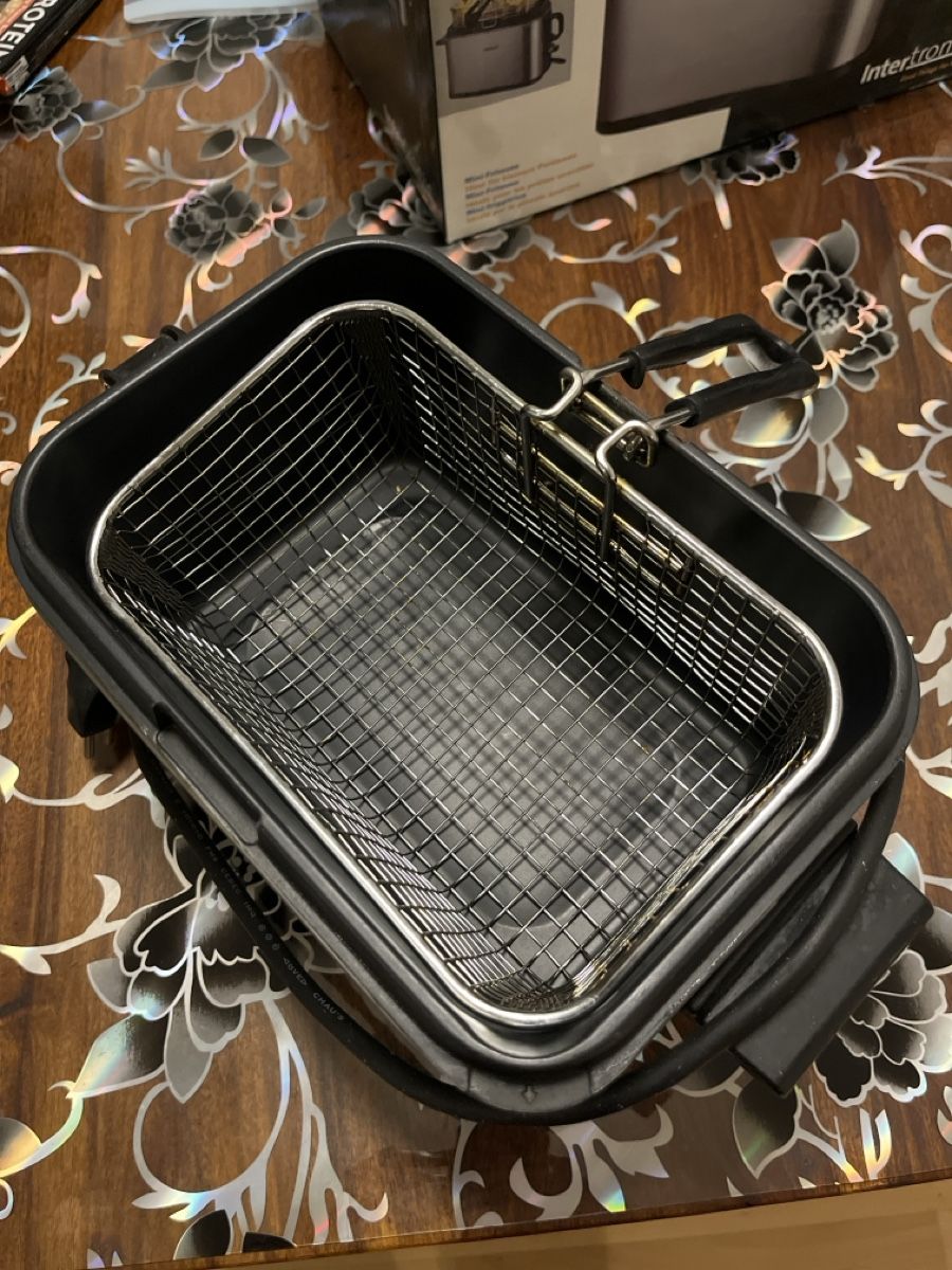 Elettrodomestici da cucina: Mini Deep Fryer Intertronic – Usato da Winterthur venduto da fla_hwg8 2