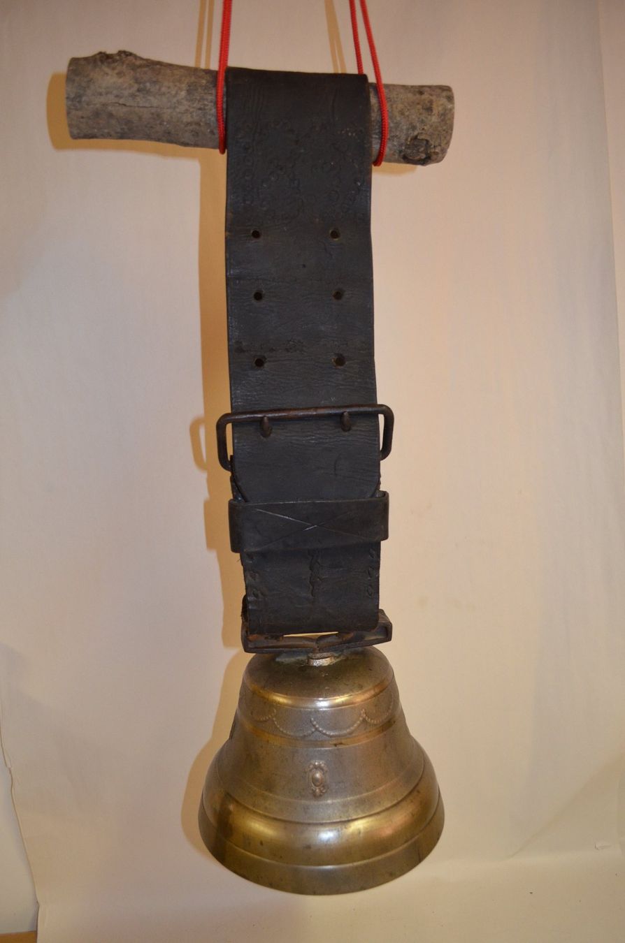 Glocken & Treicheln: Glocke – Gebraucht aus Dallenwil von Fmsarl