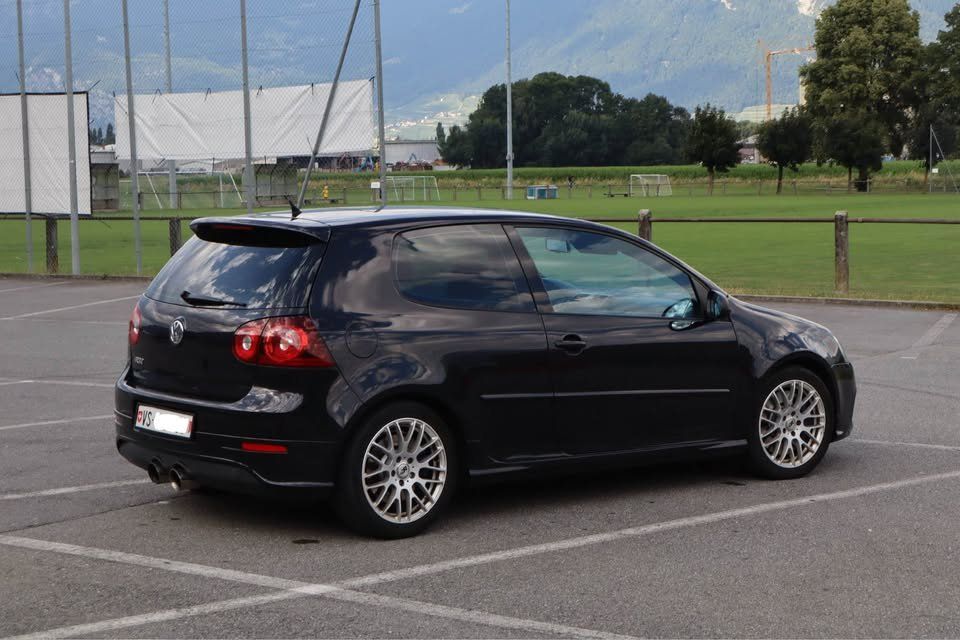 VW Automobili: VW Golf 5 R32 – Usato da Monthey venduto da guigui187 2