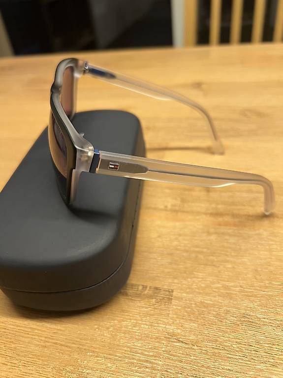 Brillen & Gläser: Tommy Hilfiger Sonnenbrille – Gebraucht aus Herznach von cassanese87011 1