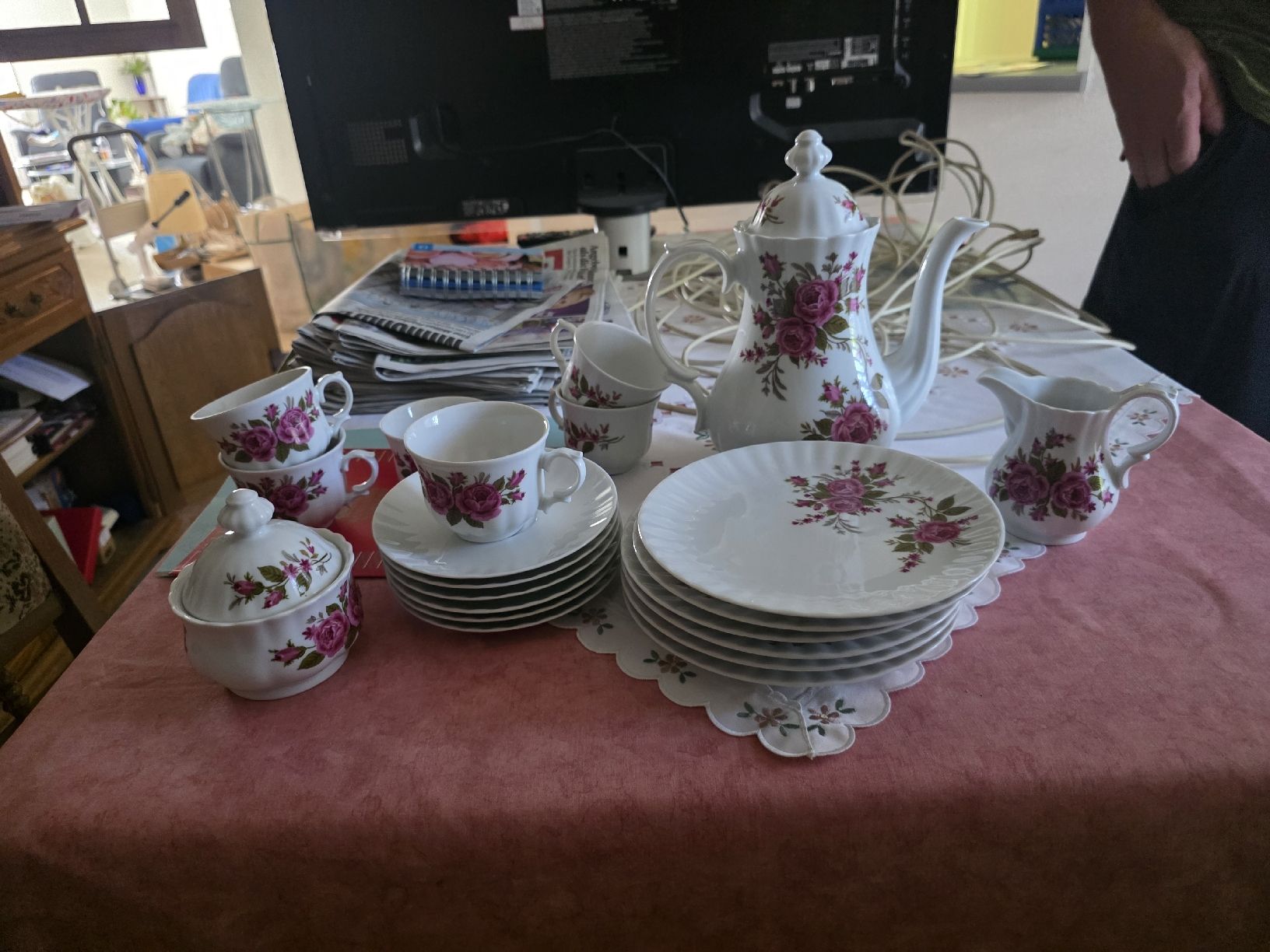 Set di piatti: Kaffeeservice Rosendekor – Usato da Neuenkirch venduto da Brina1993