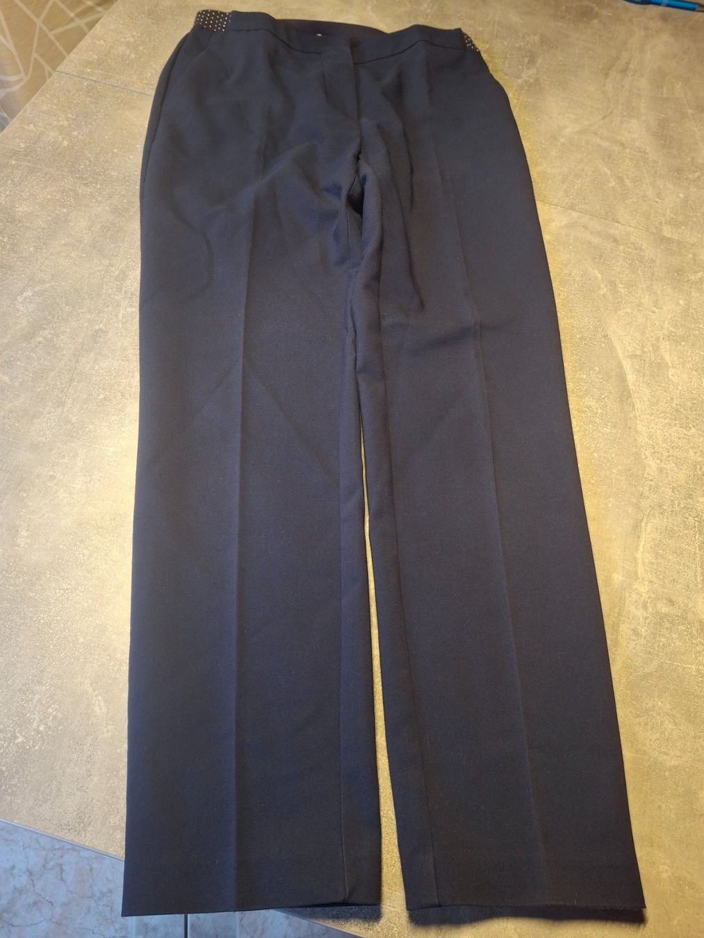 Pantalons: Pantalon taille 38 marque Camaïeu 50% coton – D'occasion à Villiers par san_jn5w