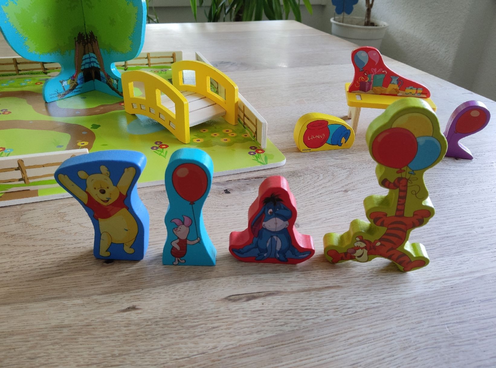 Disney Giocattoli: Winnie Puuh - "Geburtstag"-HolzSet zum Spielen oder als Dek – Usato da Zofingen venduto da Justice79 2