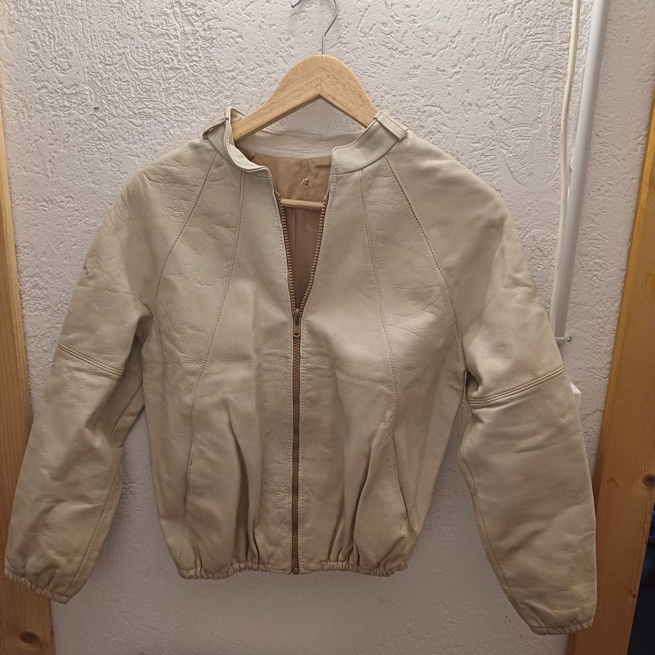 Jacken & Mäntel: Veste cuir pour enfant T152 – Gebraucht aus Villeneuve VD von vog_yc5s
