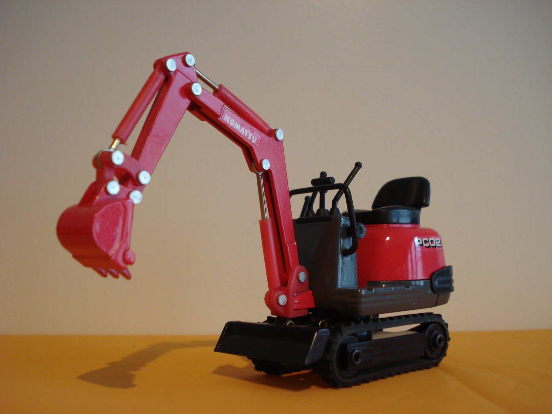 Komatsu Modellbausätze & Standmodelle: KOMATSU PC 02 Raupenbagger – Gebraucht aus Mitlödi von worker04