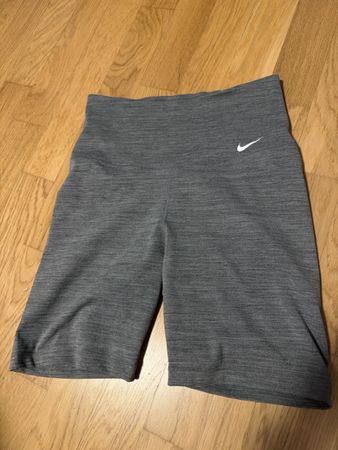 Nike kurze Sporthose