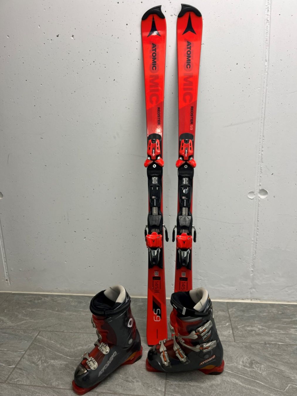 Atomic Sci: Atomic Redster S9 145 cm mit Skischuh Atomic – Usato da Felsberg venduto da flazila 3