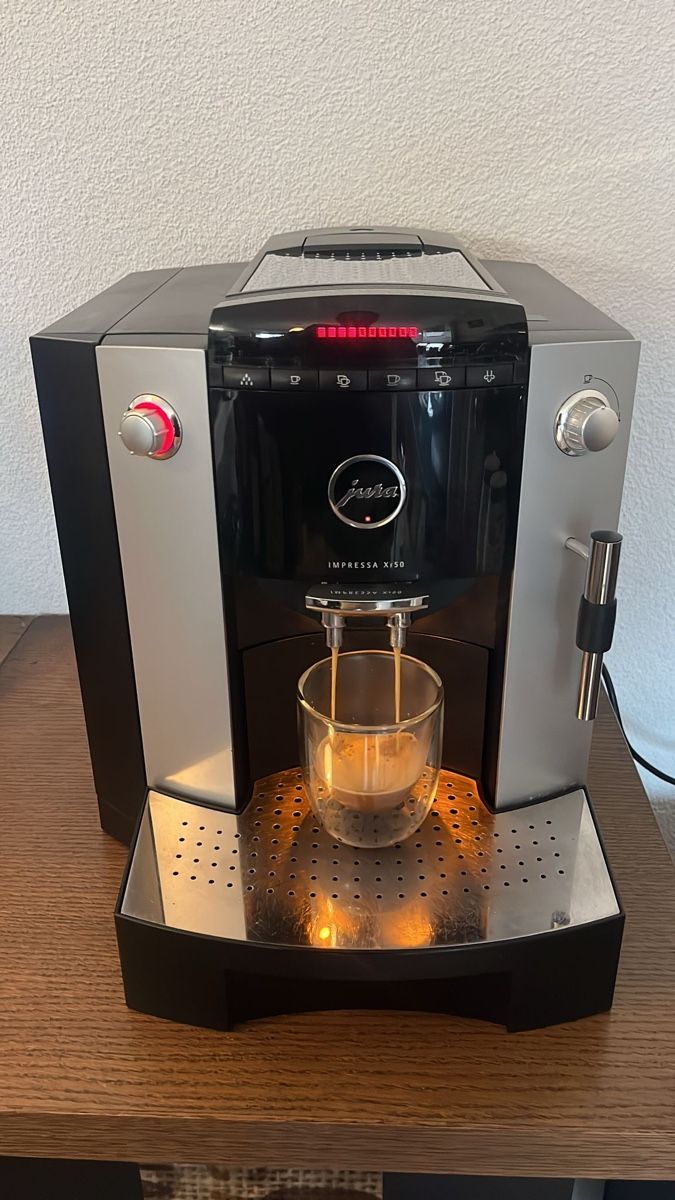 Jura Kaffeemaschinen & Espressomaschinen: Jura XF50 – Gebraucht aus Root von HHParts