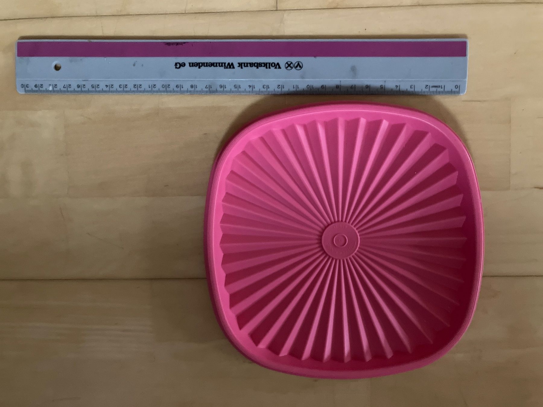 Tupperware Contenitori & Simili: Tupperware Deckel quadratisch neu rosa – Usato da Esslingen venduto da 2ze 3
