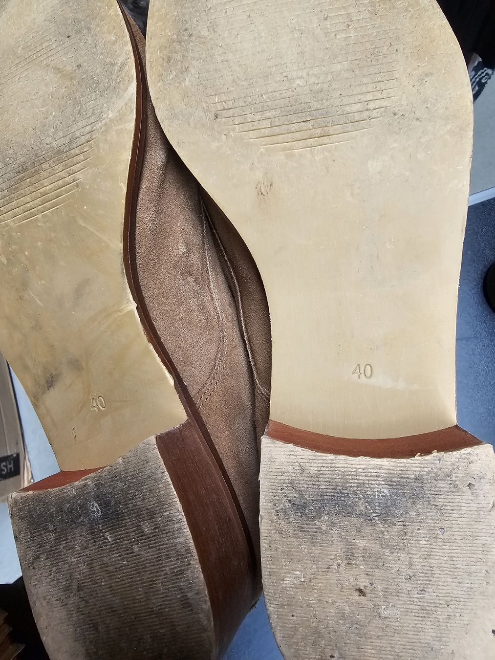 Scarpe da donna: Schöne Wildlederschuhe Gr.40 – Usato da Bassersdorf venduto da CorinneK36 1