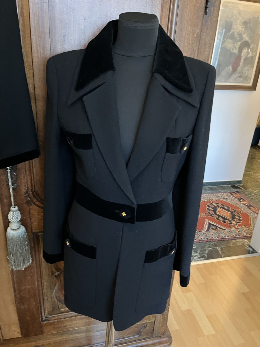 Ensembles & Tailleurs: Tailleur Solva Paris mît Samt – D'occasion à Locarno par cichita