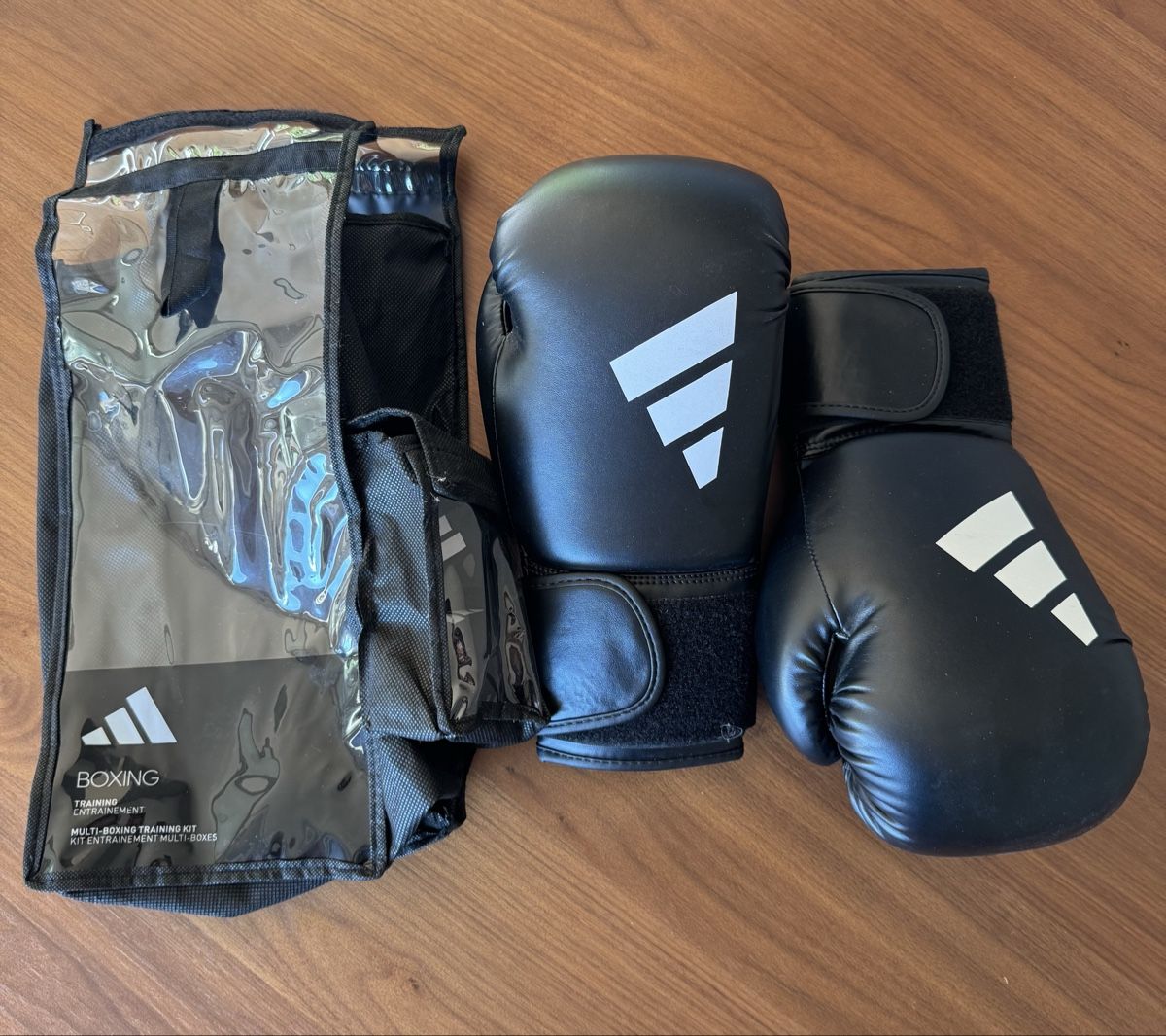 Adidas Guanti & manicotti: Boxing gloves Adidas 10oz – Usato da Zürich venduto da byjtew