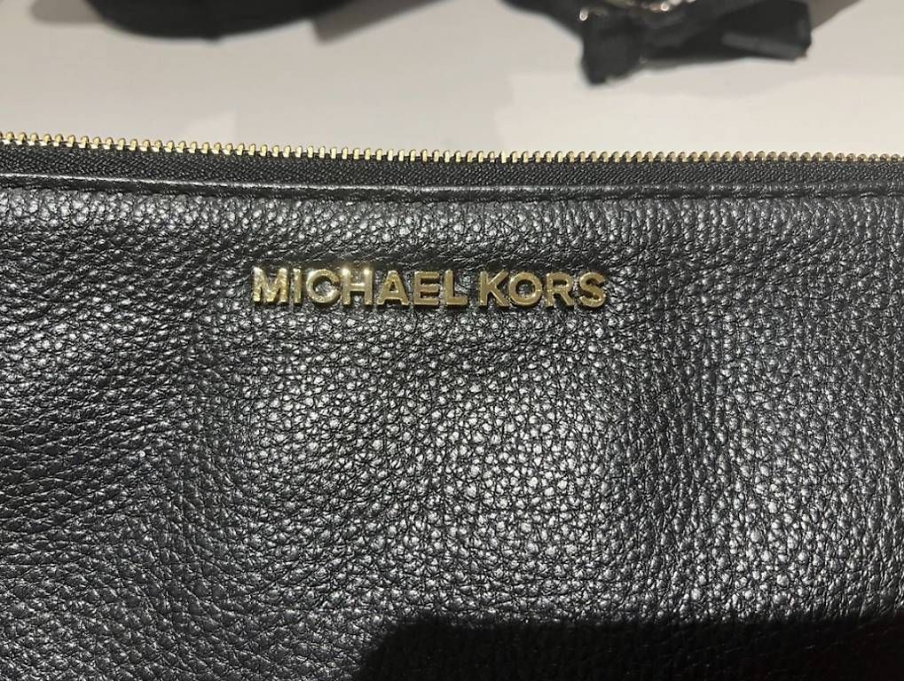 Michael Kors Borse da donna: Michael Kors Klatschtasche – Usato da Büttikon AG venduto da ayl_2l5c 1