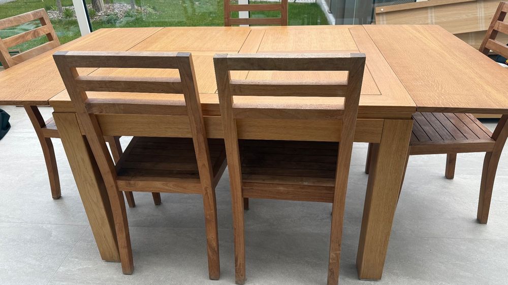 Table à manger en bois massif avec 6 chaises en Teck (Gebraucht) in ...