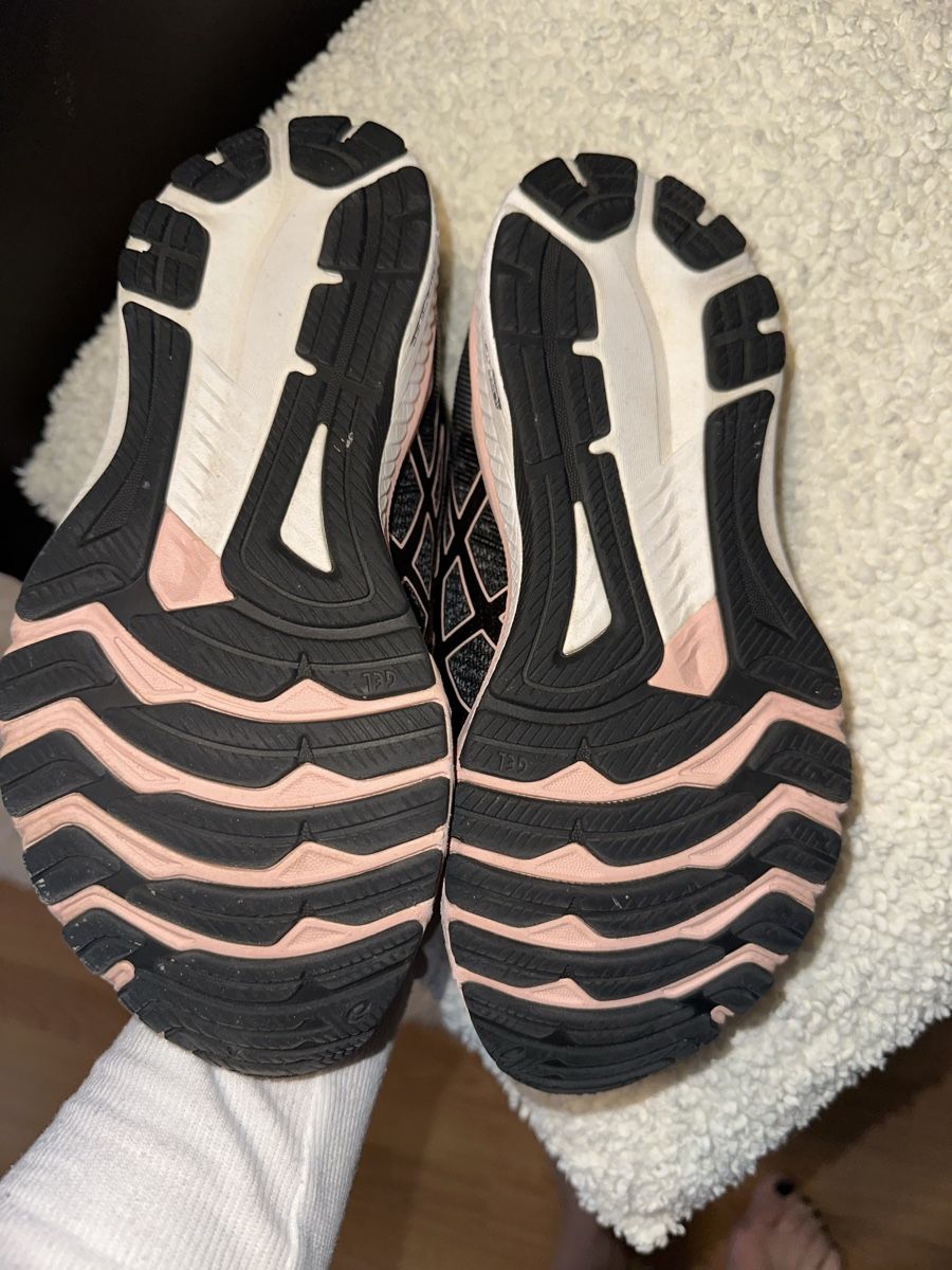 Asics Damenschuhe: ASICS 37 – Gebraucht aus Baar von Marios4445 4