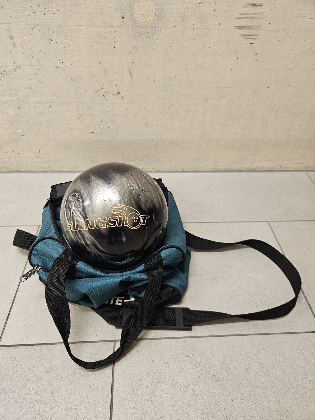 Bälle: Bowlingkugel Slingshot mit Tasche – Gebraucht aus Zürich von dom_7d9b 2
