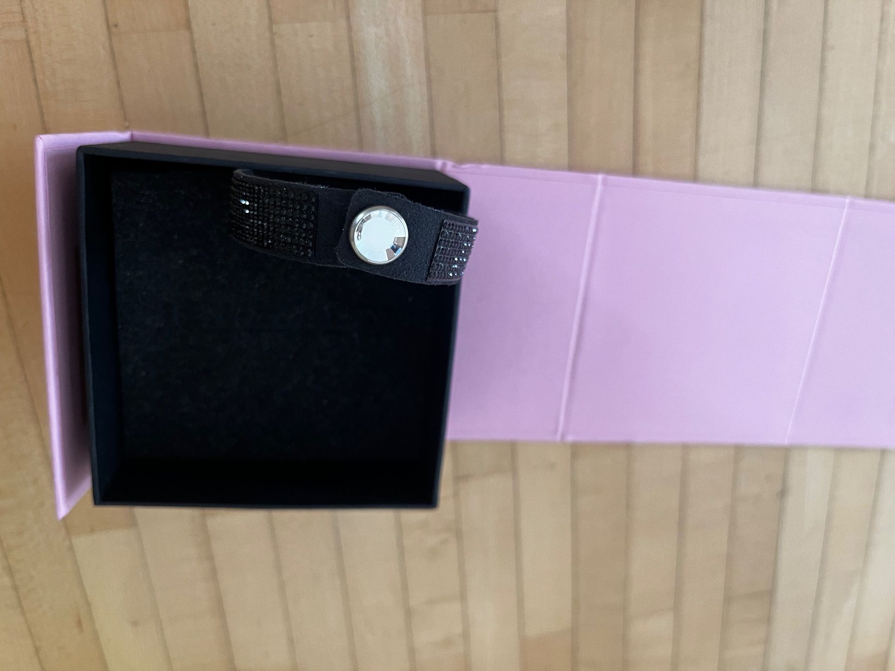 Armbänder & -reifen: Cadenzza Armband schwarz – Gebraucht aus Horgen von Hoppelhase11 1