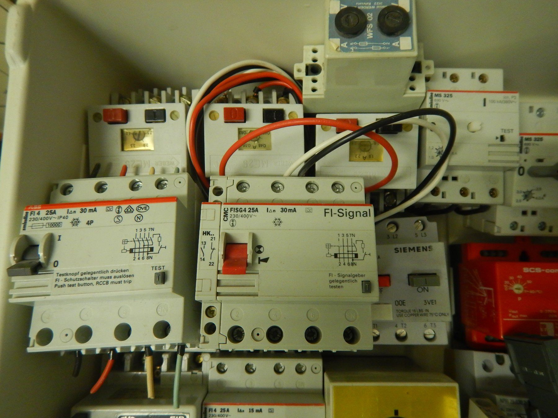 Alimentazione elettrica: Grosses Sortiment seltener FI LS Elektromechanik – Usato da Hinterkappelen venduto da atomschnee 9
