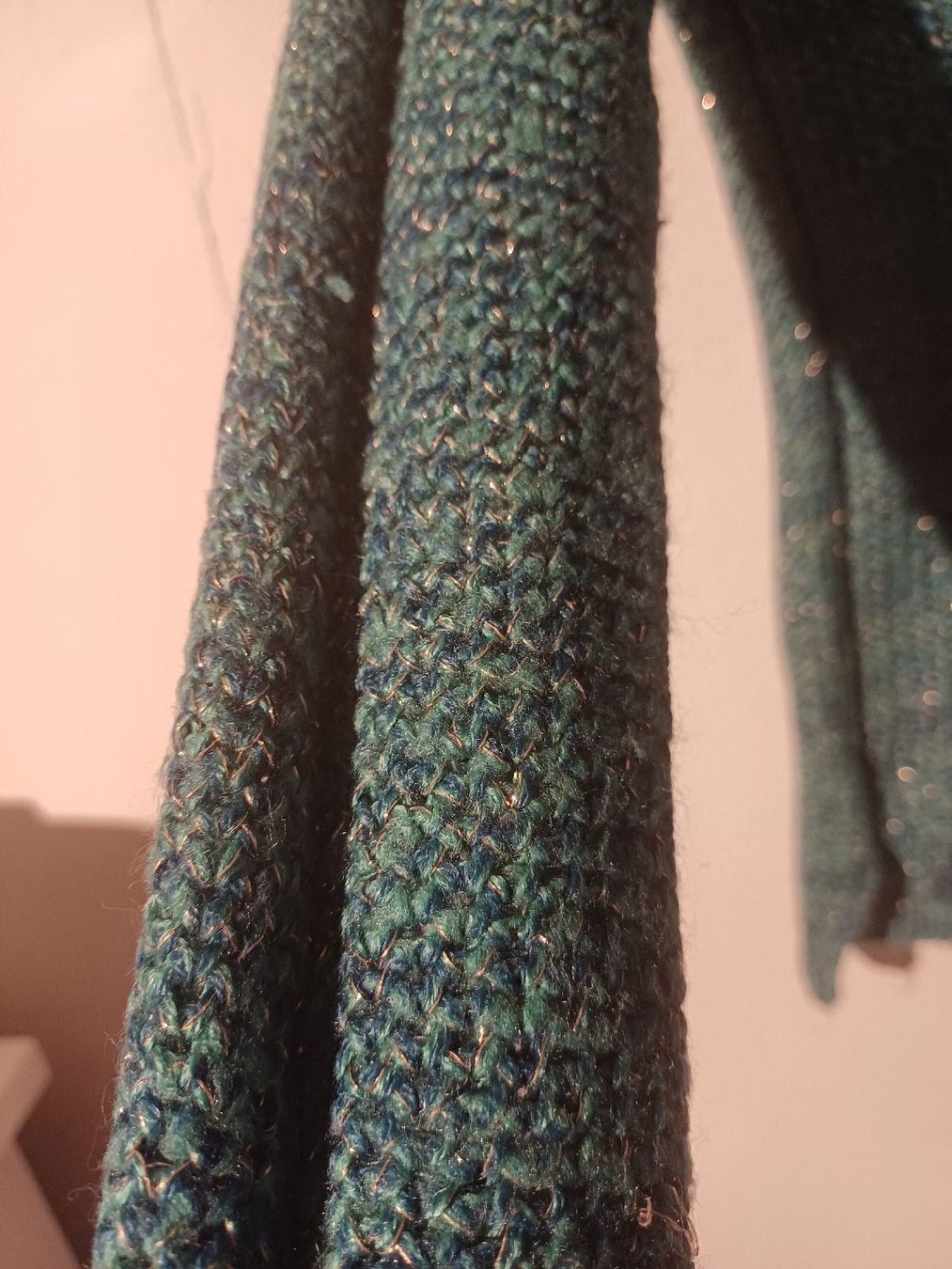 C&A Pullover & Sweatshirts: Pullover Türkis mit Goldfäden Grösse 122 von C&A – Gebraucht aus Schönenwerd von pomodor 1