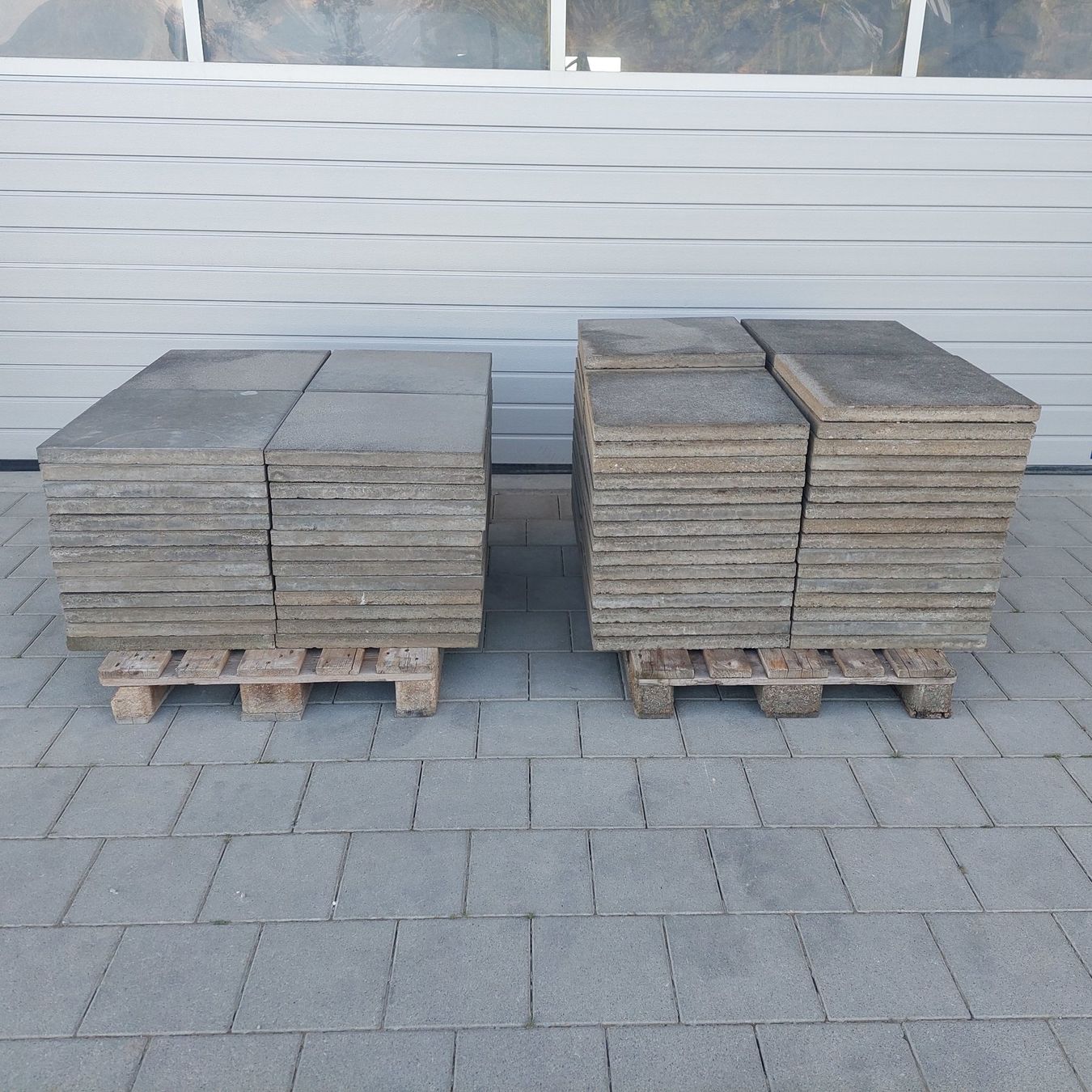 Bodenbeläge: Betonplatten / Gartenplatten / Platten – Gebraucht aus Gossau SG von Gardener
